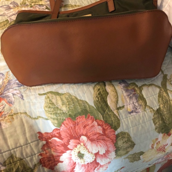 Med Michael Kors NWOT - Picture 3 of 11